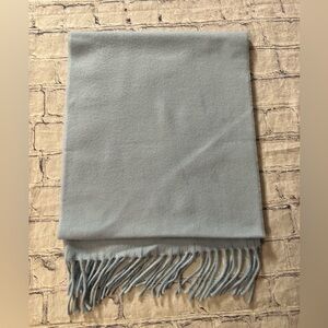 V.FRAAS CASHMINK MADE IN GERMANY SOFT BLUE ACRYLIC FRINGE OBLONG SCARF O/S